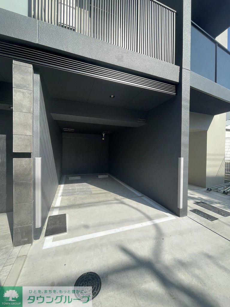 駐車場　エントランス