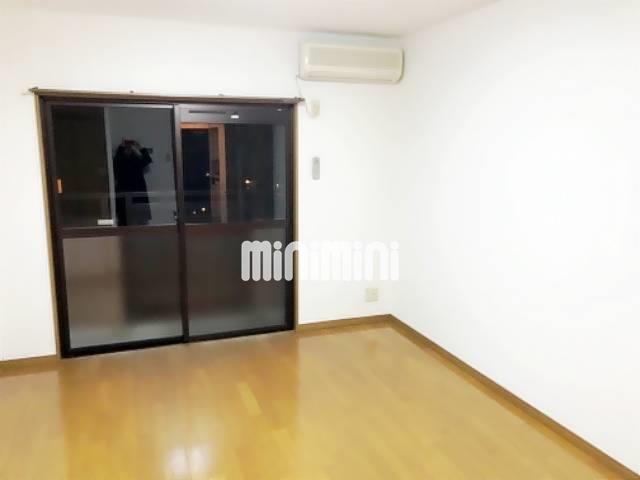 居室・リビング　別号室の写真となります。