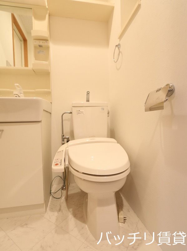 トイレ　写真は同シリーズタイプの為、現状優先になります。