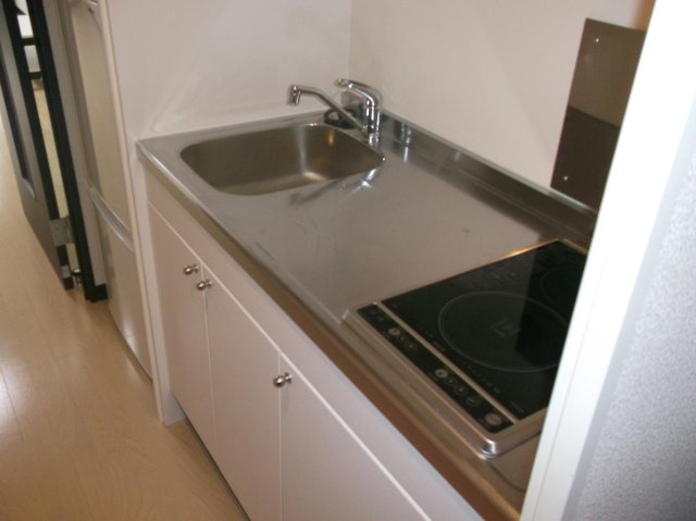キッチン　設備・仕様は号室により異なる為、現況を優先致します。