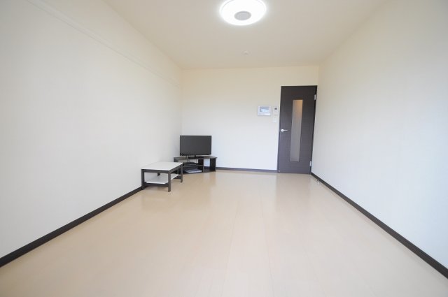 居室・リビング　仕様・設備は原状と異なる場合有。現状優先