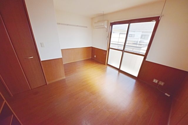 居室・リビング　広々とした居室