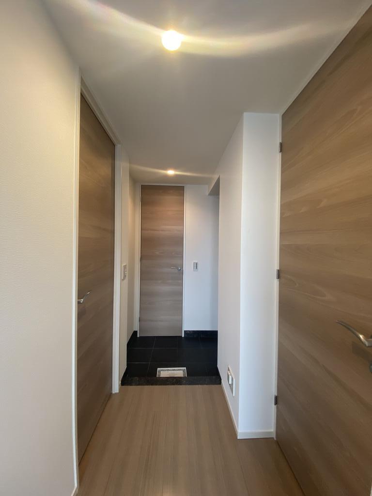 玄関　※別タイプ参考写真