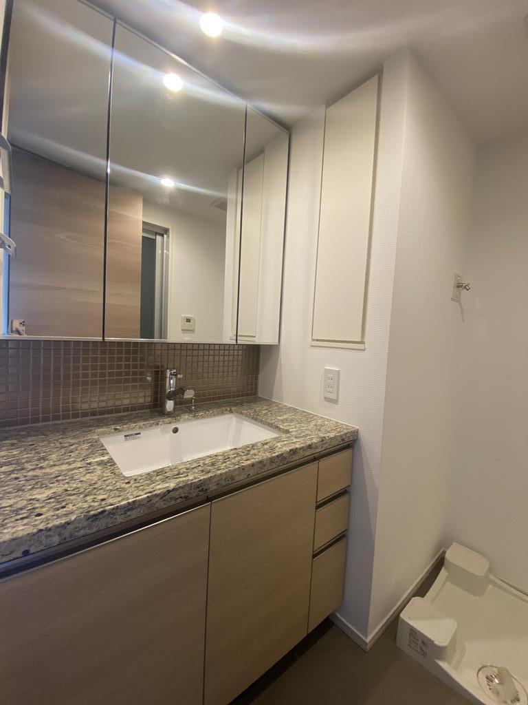 洗面設備　※別タイプ参考写真