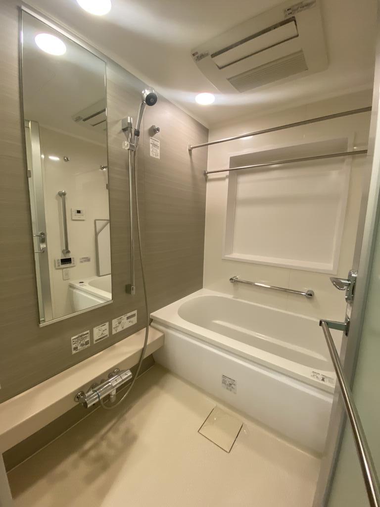 バス・シャワールーム　※別タイプ参考写真