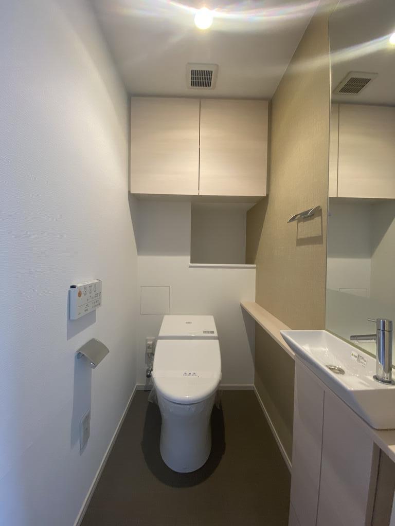 トイレ　※別タイプ参考写真