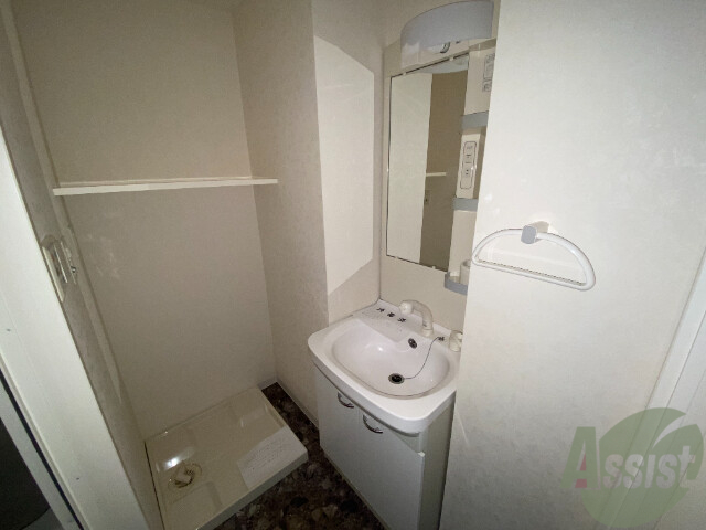 洗面設備　洗面台は独立していて使いやすそうですよ。