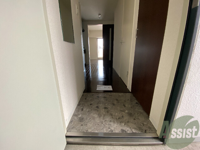 玄関　玄関からの様子を撮影してみました。動線になります。