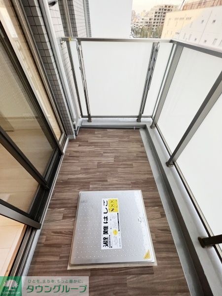 バルコニー　玄関