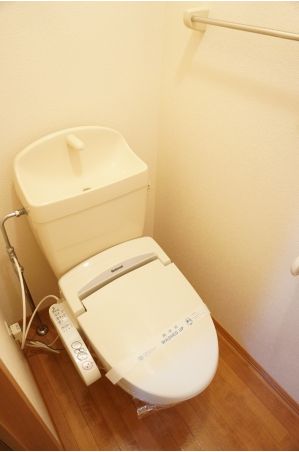 トイレ　反転イメージ画像