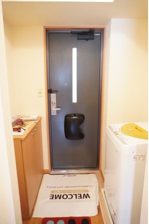 玄関　反転イメージ画像