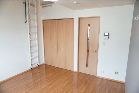 居室・リビング　反転イメージ画像