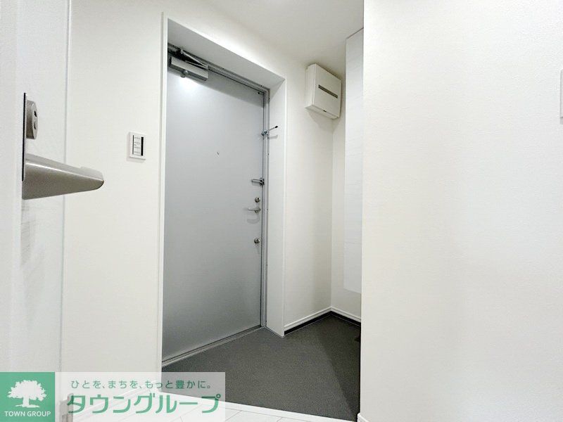 玄関　お部屋探しは株式会社　タウンハウジング　までお気軽にお問合…