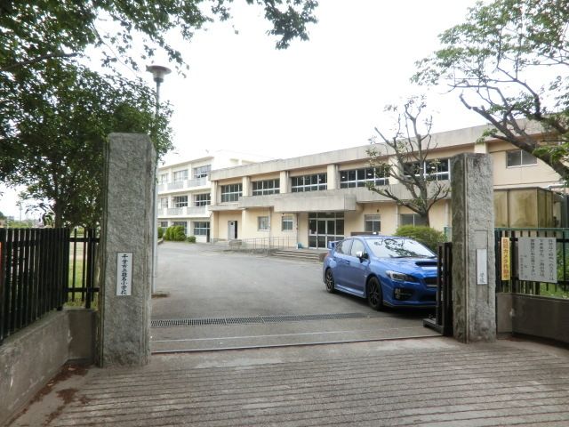 小学校　千葉市立椎名小学校（小学校）まで1889m