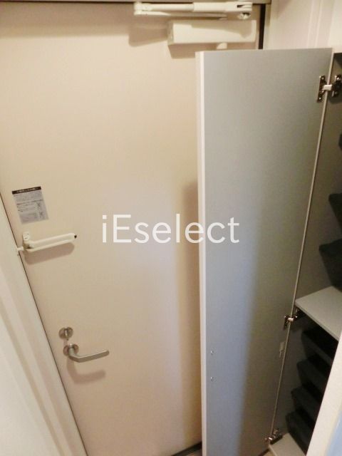 玄関　玄関　シューズボックスございます