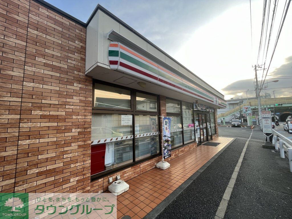 コンビニ　セブンイレブン藤沢弥勒寺2丁目店（コンビニ）まで180m
