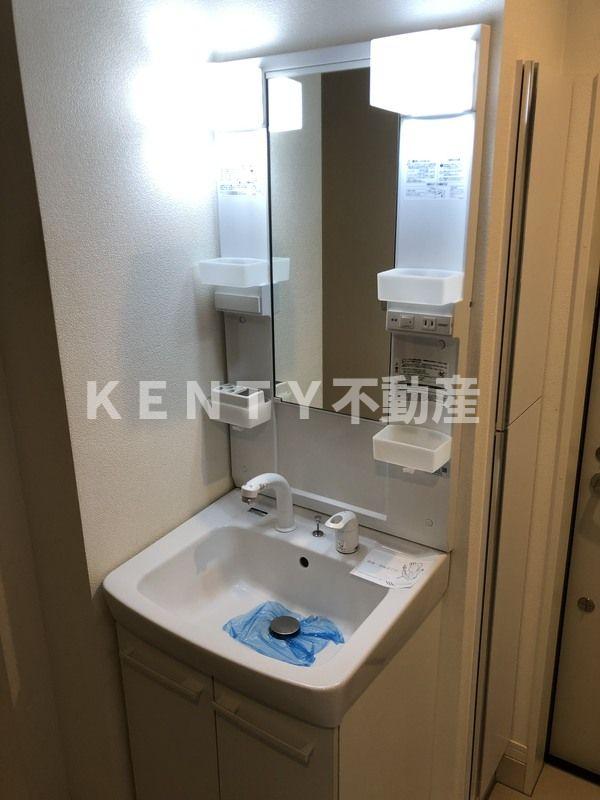 洗面設備　スペースが確保できる洗面所です