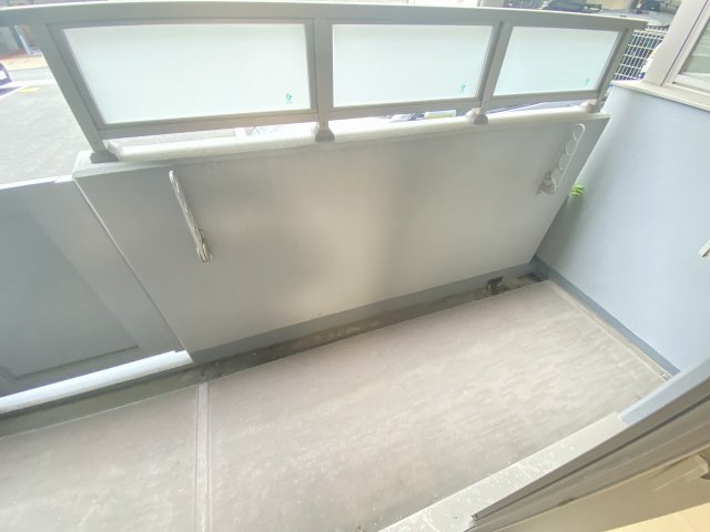 バルコニー　陽当たり良好なバルコニーです