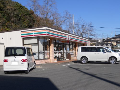 コンビニ　セブンイレブン日立市民運動公園前店（コンビニ）まで942m
