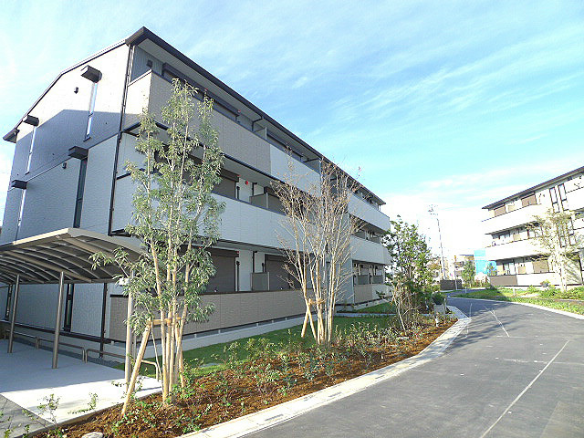 建物外観　ロイジェントパークスレイクタウンのご紹介はアソシエ住まいの窓