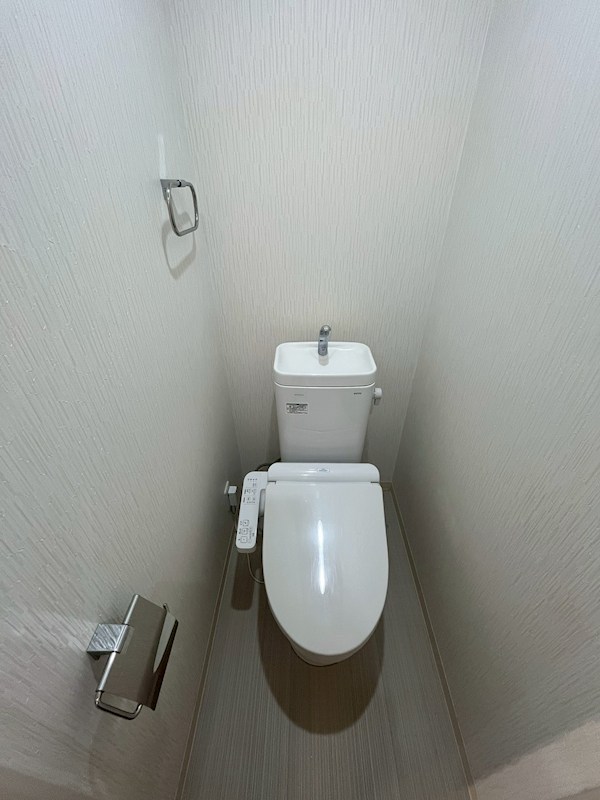 東京メトロ千代田線 町屋駅 徒歩12分 3階建 築6年のトイレ写真