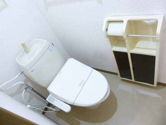 トイレ　温水洗浄暖房便座仕様です
