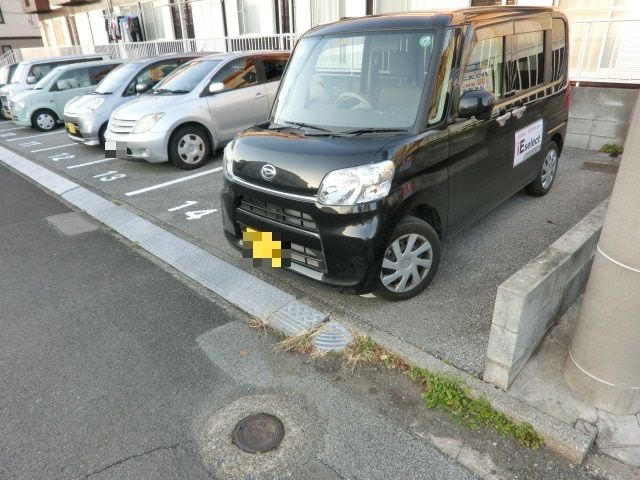 駐車場　敷地内にある駐車場です