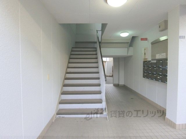 ロビー　階段