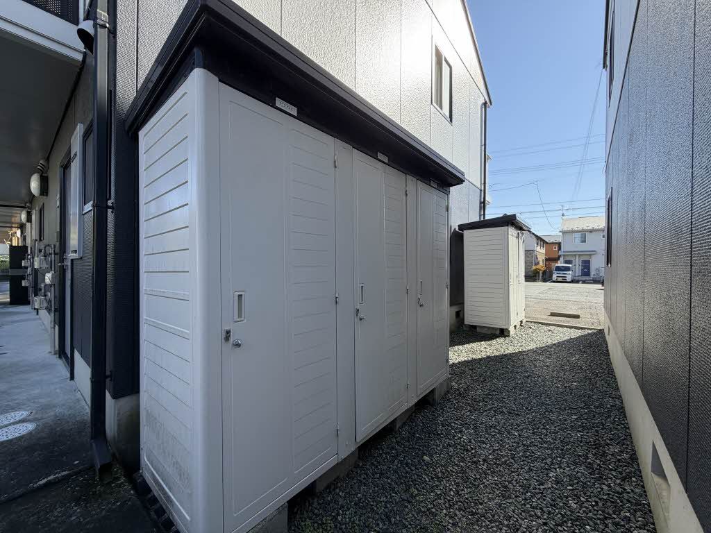 建物外観　ストッカー