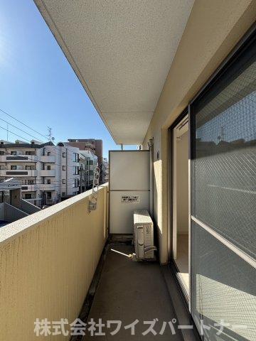 バルコニー　※別号室の為、現況優先