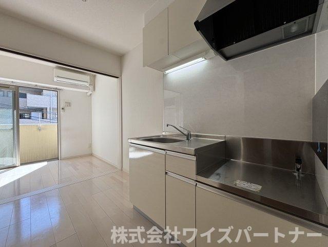 キッチン　※別号室の為、現況優先※別号室の為、現況優先