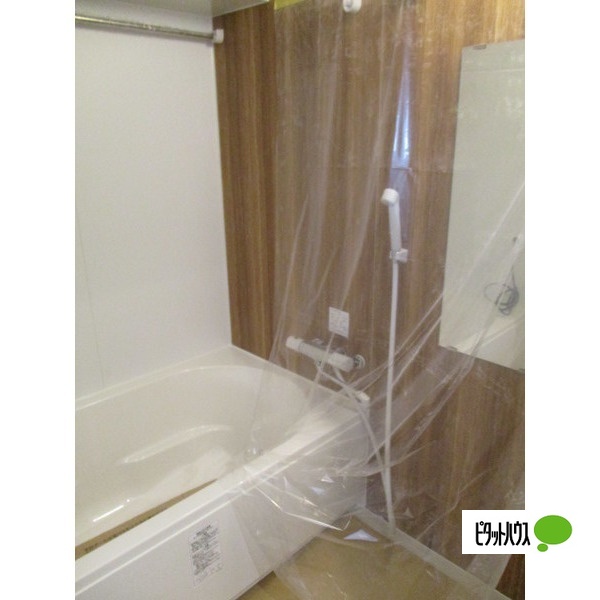 バス・シャワールーム　※他のお部屋の写真です。