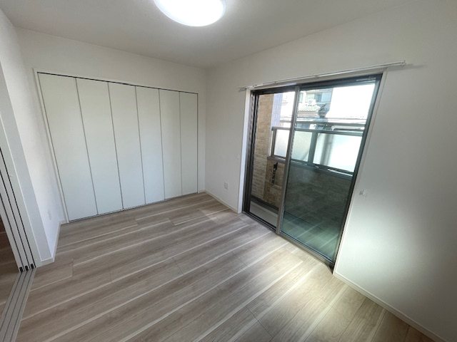 居室・リビング　こちらの居間で趣味の時間をお楽しみください