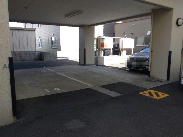 駐車場　駐車場