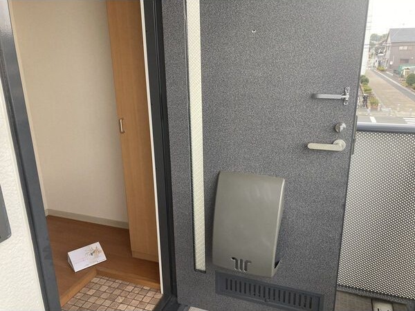 玄関　名古屋で一番初期費用の安い賃貸専門の不動産会社です(^^)