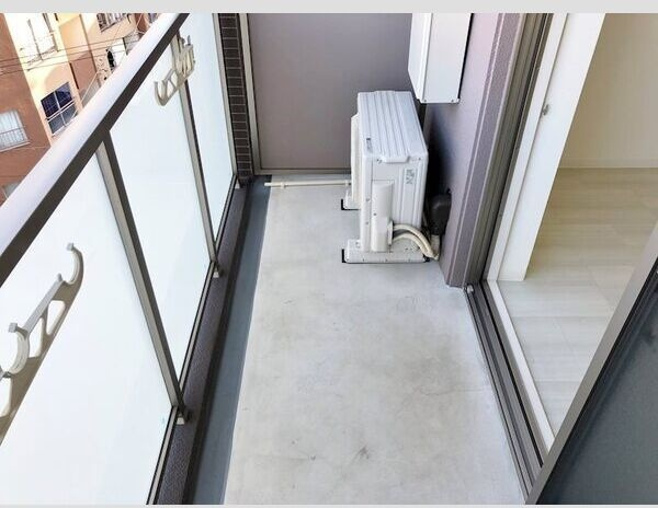 バルコニー　※写真は同じマンションの違う部屋のものになります。