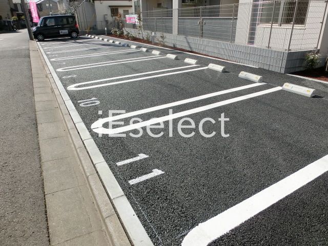 駐車場　前面が駐車場になっております。