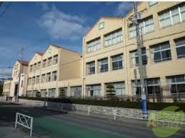 小学校　神戸市立西須磨小学校（小学校）まで658m