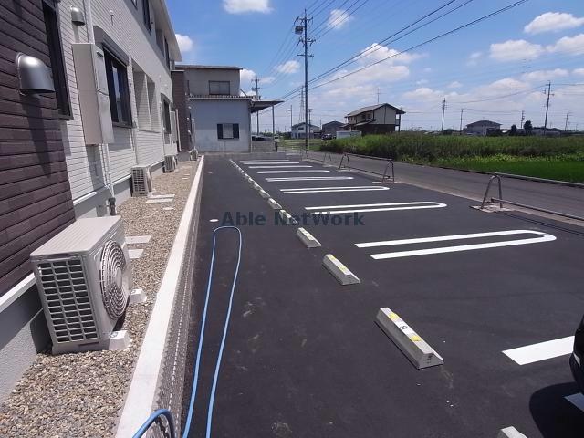 駐車場　駐車場