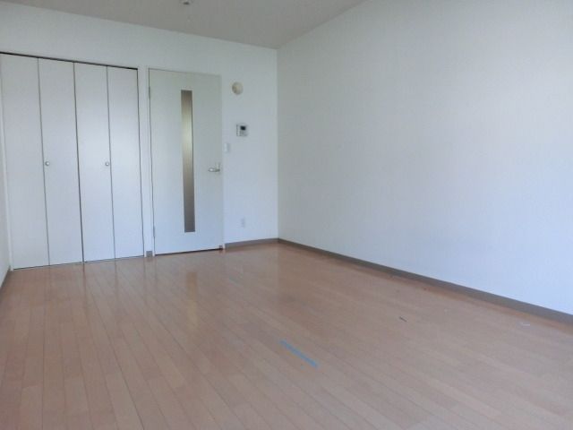 居室・リビング　10帖洋室　東向きの明るいお部屋