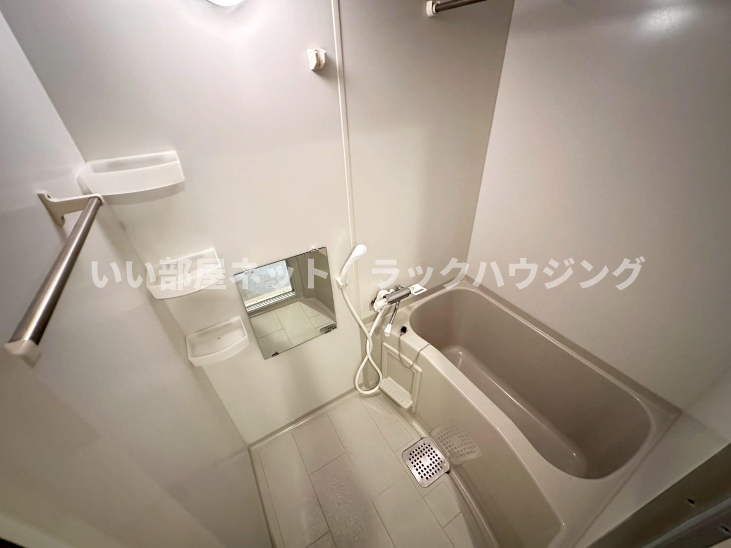 キッチン　反転タイプ 同仕様写真となります。