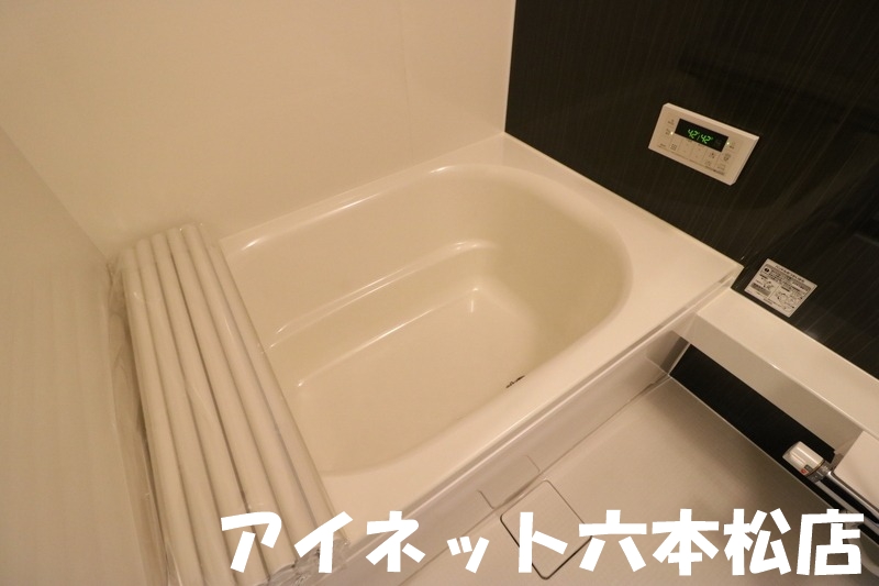 バス・シャワールーム　一日の疲れを癒してください。