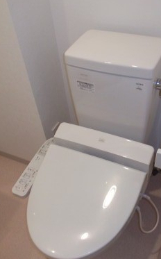 トイレ　温水洗浄便座付き