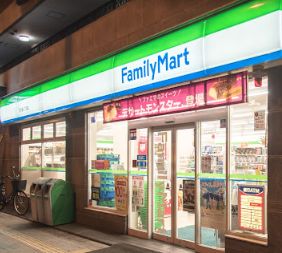 コンビニ　ファミリーマート 文の里二丁目店（コンビニ）まで134m