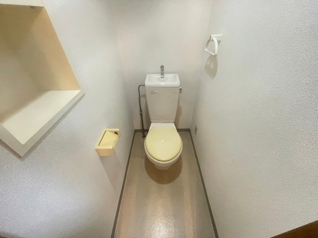 トイレ　※別号室のお写真です