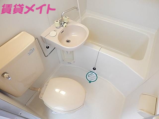 バス・シャワールーム　同物件別部屋の写真