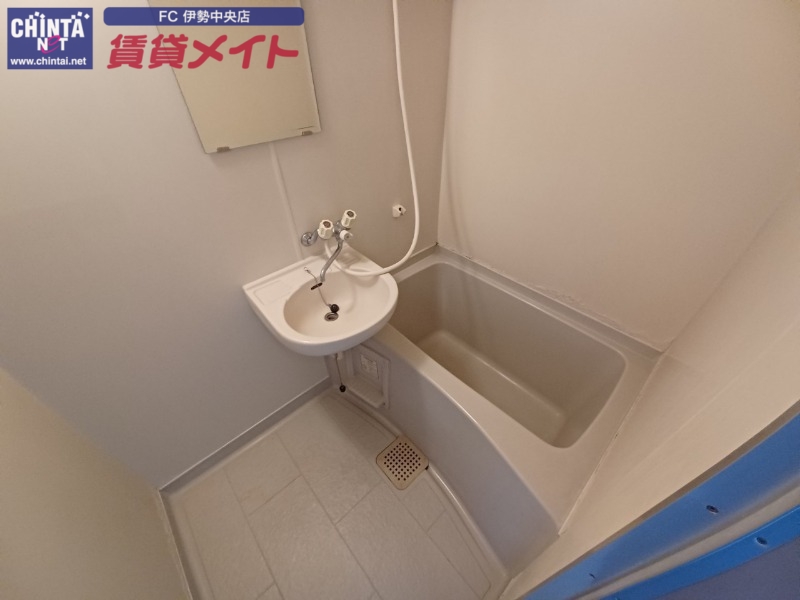 バス・シャワールーム　同物件別部屋の写真