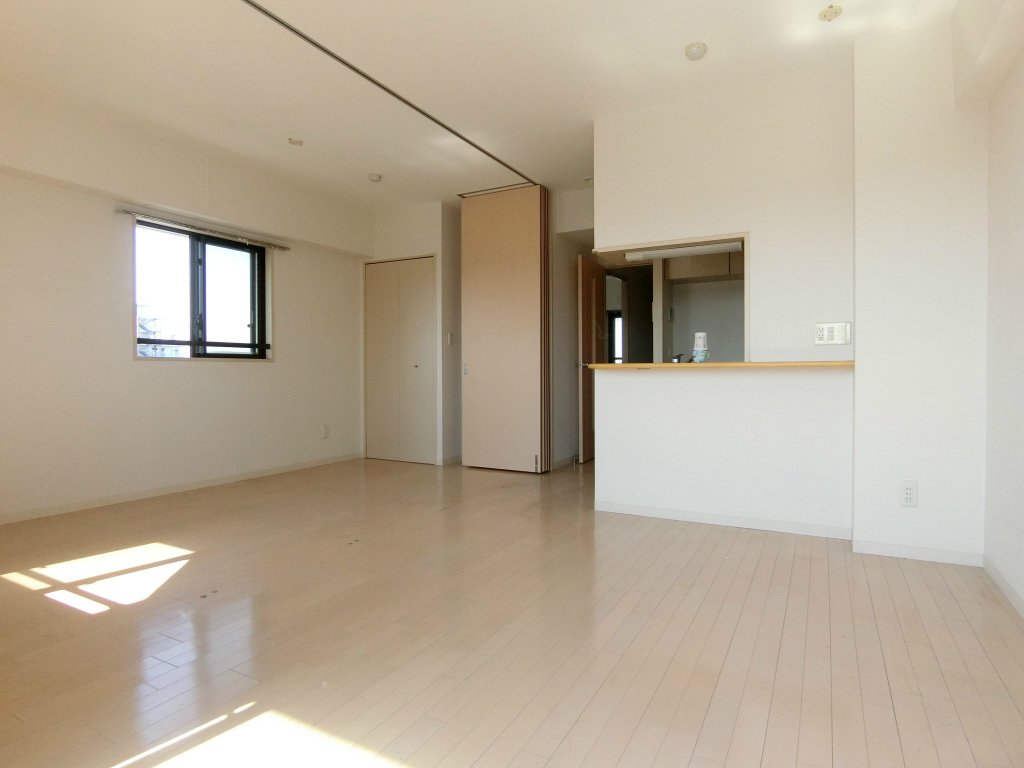 その他部屋・スペース　角部屋・南側に開口部あり。風通しも良いです。