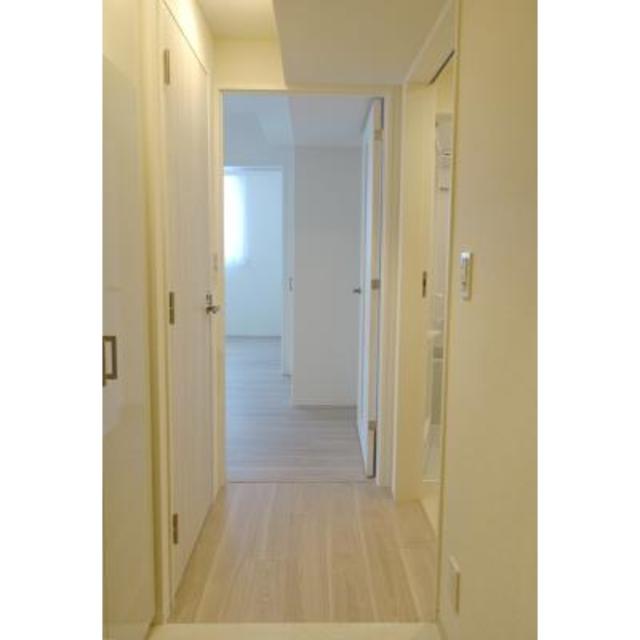 玄関　※写真は同タイプ住戸です。