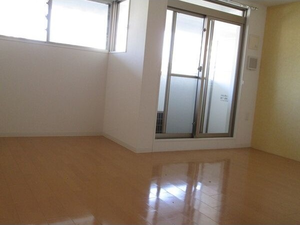 居室・リビング　※写真は同じマンションの違う部屋のものになります。